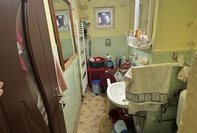 Apartament cu 3 camere semidecomandat în Micro 15