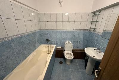 Decomandat, 2 cam, etaj 4/4, zona Hala Centrală , 142.000 € - 5