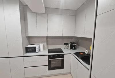 Garsonieră decomandată în P-ța Universității