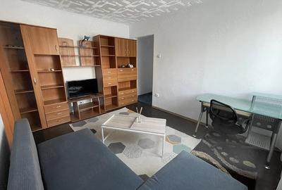 Apartament cu 3 camere semidecomandat în Micro 1 - 4