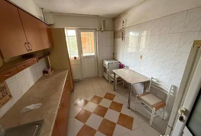 Apartament cu 2 camere decomandat în Republicii - 3