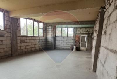 Casă cu 5 camere cu Teren 1882 Mp în Crevedia - 5