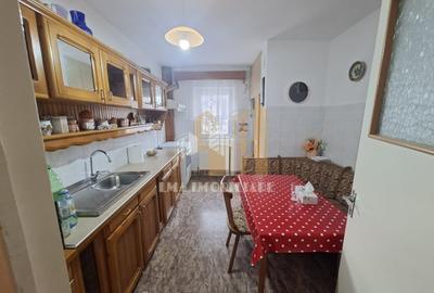 Apartament 3 camere Strada Gloriei Tractoru Brasov - 4