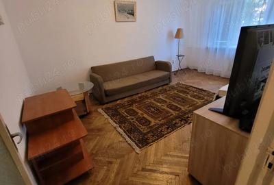 Inchiriez apartament 3 camere decomandat ultracentral - 2