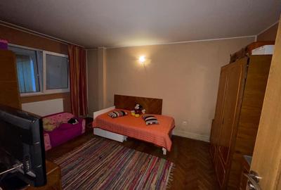 Apartament cu 3 camere decomandat în - 5