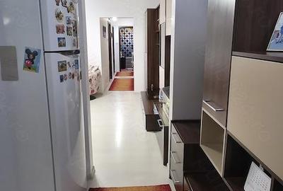 Apartament cu 3 camere semidecomandat în Micro 3 - 2