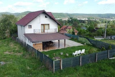 Casă cu 3 camere cu Teren 700 Mp în Central - 12