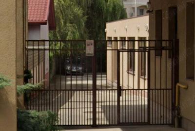 Inchiriez loc de parcare privat (zona Lipovei) - 1