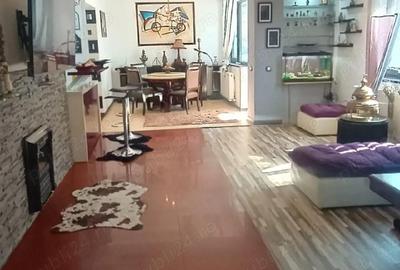 Casă cu 4 camere cu Canalizare în Central - 4