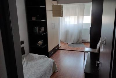 Apartament cu 3 camere decomandat în Unirii Sud - 1