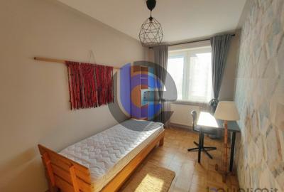 Apartament cu 3 camere semidecomandat, mobilat în Central - 2