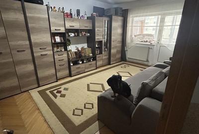 Apartament cu 3 camere decomandat în Traian - 5