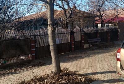 Casă cu 4 camere cu Teren 900 Mp în Prundu - 1