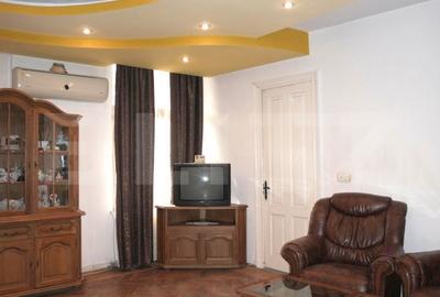 Casă cu 5 camere cu Teren 296 Mp în Micro 4 - 14