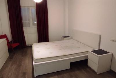 Apartament cu 2 camere decomandat, mobilat în Tractorul