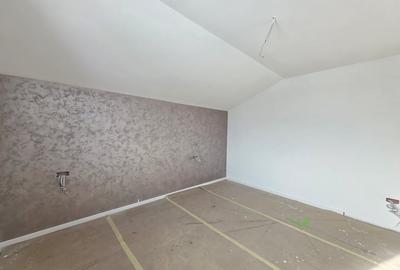 Casă individuală cu 4 camere cu Canalizare în Cristian - 4