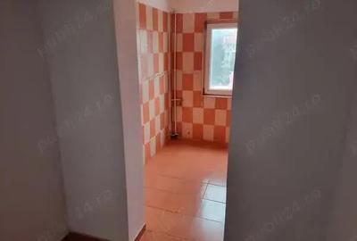 A 43 Proprietarul vinde apartament 3 camere ,luminos , Cascada Bacau - 1