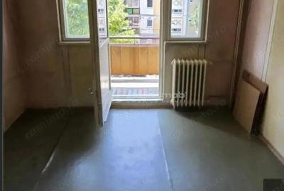 Apartament cu 3 camere decomandat în Micălaca