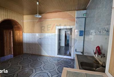 Casă cu 5 camere cu Teren 322 Mp în Central - 3