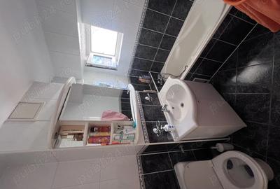 Inchiriez apartament cu trei camere in zona centrala - 4