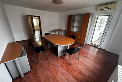 Apartament cu 3 camere semidecomandat, mobilat în Splaiul Unirii - 7