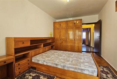 DE INCHIRIAT APARTAMENT 3 CAMERE ET 1, STR N.TITULESCU malul Begai - 11