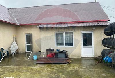Teren de 2240 mp, în Central - 9