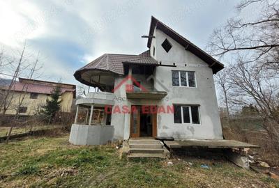 Casă cu 3 camere în Breaza - 2