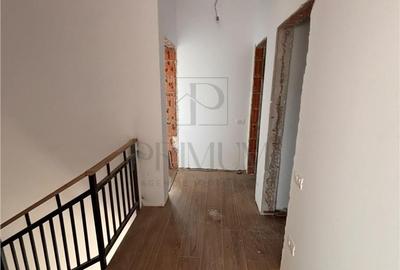 Casă cu 5 camere cu Teren 365 Mp în Central