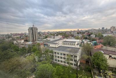 Apartament cu 3 camere semidecomandat, mobilat în Iancului