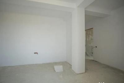 Casă cu 4 camere cu Canalizare în Palazu Mare - 3