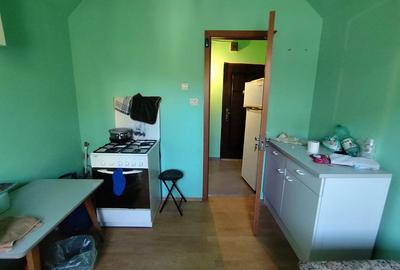 Inchiriez camin 1 camera etaj 1 - 1