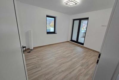 Apartament cu 3 camere decomandat în Central - 4