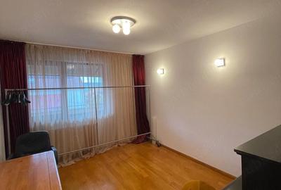 Apartament cu 3 camere decomandat în Andrei Mureșanu - 1