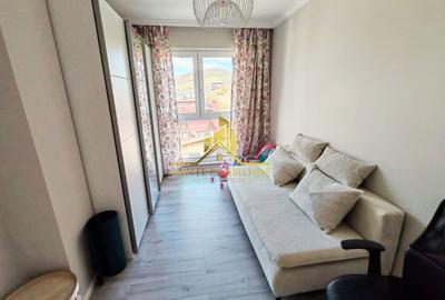 Apartament cu 3 camere semidecomandat, mobilat în Florești - 6