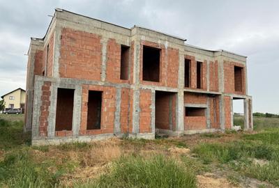 Duplex cu 5 camere cu Canalizare în Dumbrăvița - 2