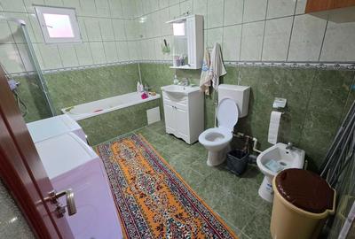 Casă cu 4 camere în Independența - 8