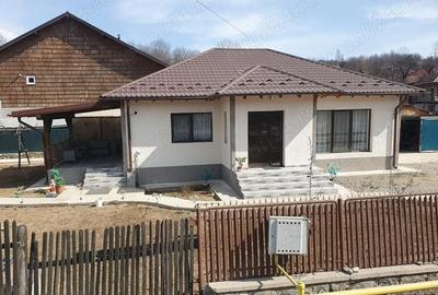 Casă cu Teren 820 Mp în Poiana - 10