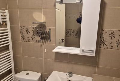 Proprietar , inchiriez apartament , renovat , 4 camere ,zona buna. - 7