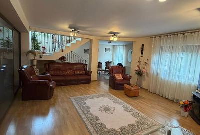 Casă cu 4 camere în Șerbănești - 11