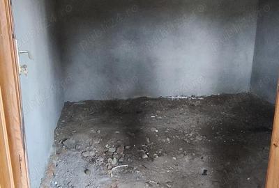 Casă cu 5 camere cu Teren 4316 Mp în Câlnic - 4