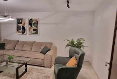 Apartament cu 2 camere decomandat, mobilat în Tractorul - 2