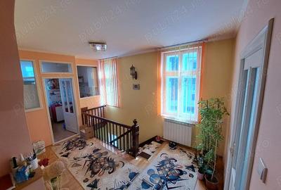 Apartament cu 4 camere decomandat în Central - 4