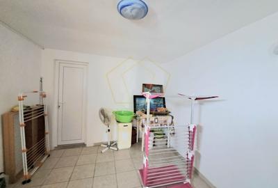 Casa individuala spatioasa, renovata total pe parter I Recas - 14