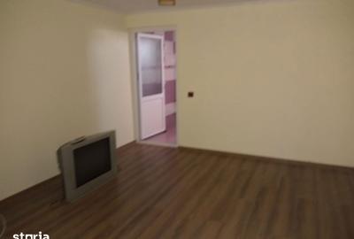Casă cu 5 camere cu Teren 900 Mp în Central