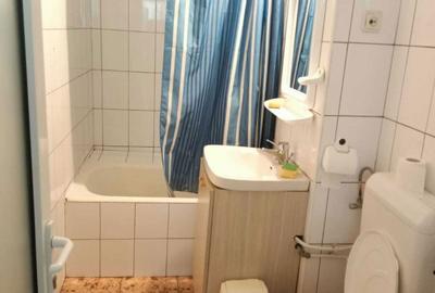 Apartament cu 3 camere decomandat în Nufărul - 7