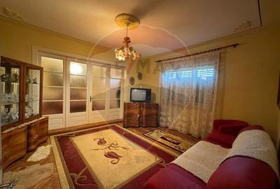 Casa cu 10 camere - ideala pentru pensiune, gradinita sau pt. locuit - 17