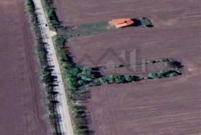 Teren de 14400 mp, în Aroneanu