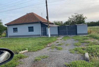 Casa de vanzare excelenta pentru mutat direct!