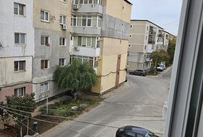 Apartament 3 camere, 60 mp - zona HCC, etajul 2 - 1